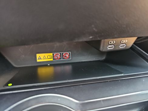Used 2024 Lexus UX 250h AWD w/ Premium Package image 32