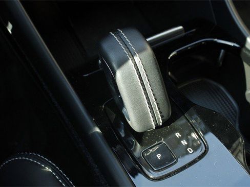 Used 2021 Volvo XC40 P8 Recharge w/ Advanced Package image 23