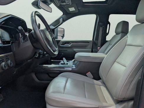 Used 2024 Chevrolet Silverado 3500 LTZ w/ LTZ Convenience Package AWD/4WD image 17