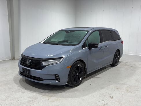 Used 2023 Honda Odyssey Sport image 2