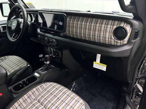 New 2026 Jeep Gladiator Mojave AWD/4WD image 19
