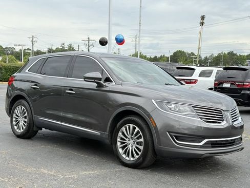 Used 2018 Lincoln MKX Select w/ Select Plus Package FWD image 9