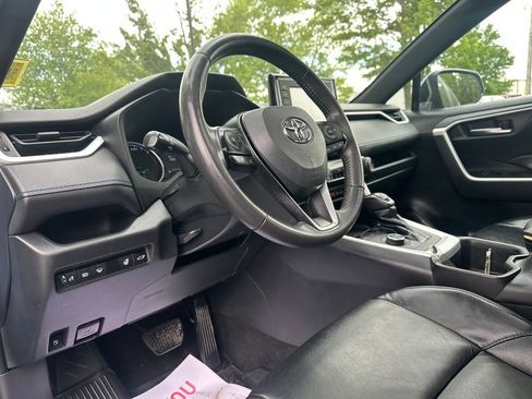 Used 2022 Toyota RAV4 SE w/ Convenience Package AWD/4WD image 11