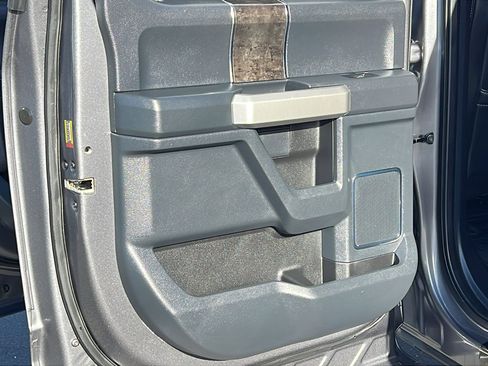 Used 2022 Ford F350 Lariat w/ Black Appearance Package image 12