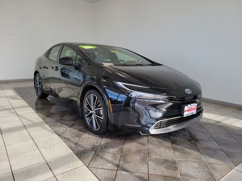Used 2023 Toyota Prius XLE image 1