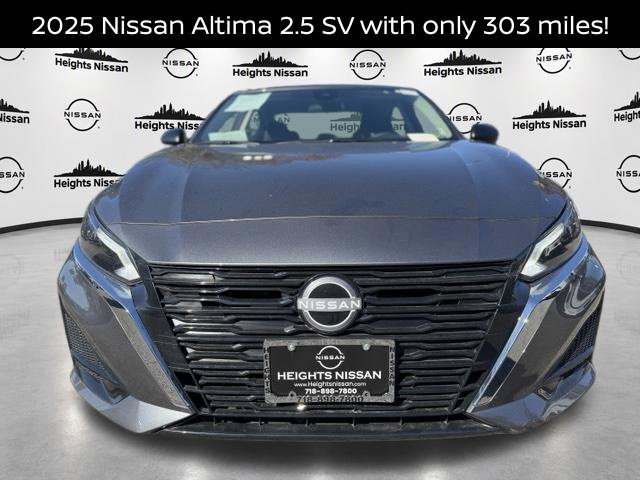 Used 2025 Nissan Altima 2.5 SV AWD/4WD image 2