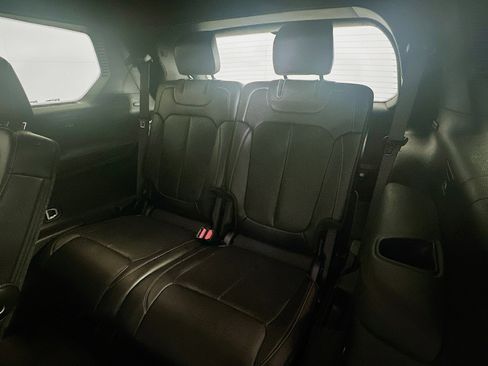 Used 2024 Jeep Grand Cherokee L Limited w/ Luxury Tech Group II image 31