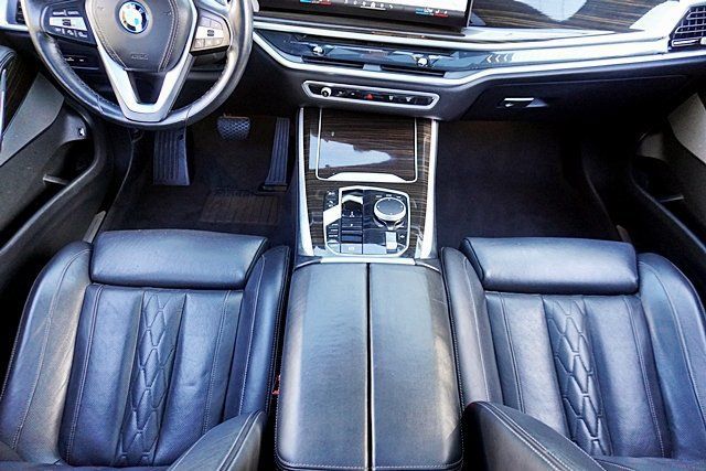 Used 2025 BMW X5 xDrive50e AWD/4WD image 30
