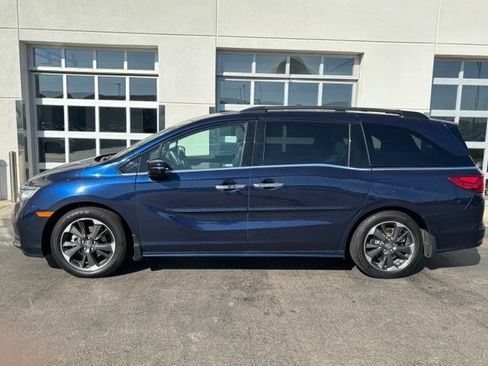 Used 2024 Honda Odyssey Elite image 3