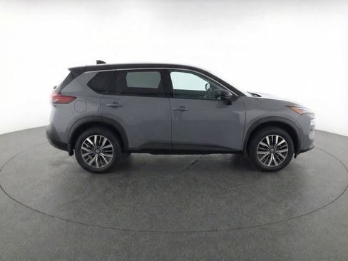 Used 2024 Nissan Kicks SV image 11