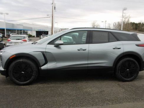 New 2025 Chevrolet Blazer EV LT w/ Super Cruise Package AWD/4WD image 4