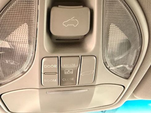 Used 2014 Hyundai Santa Fe GLS w/ Ultimate Package 06 FWD image 21