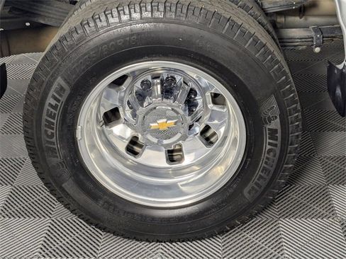 Used 2024 Chevrolet Silverado 3500 High Country image 8