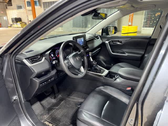Used 2021 Toyota RAV4 XLE Premium AWD/4WD image 29