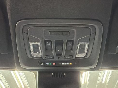 Used 2025 GMC Sierra 1500 AT4 w/ AT4 Premium Package AWD/4WD image 37