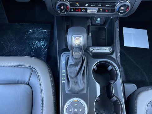 New 2025 Ford Bronco Outer Banks image 22