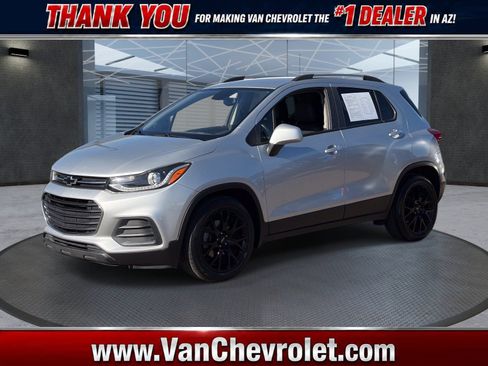 Certified 2022 Chevrolet Trax LT w/ Sport Edition FWD image 1