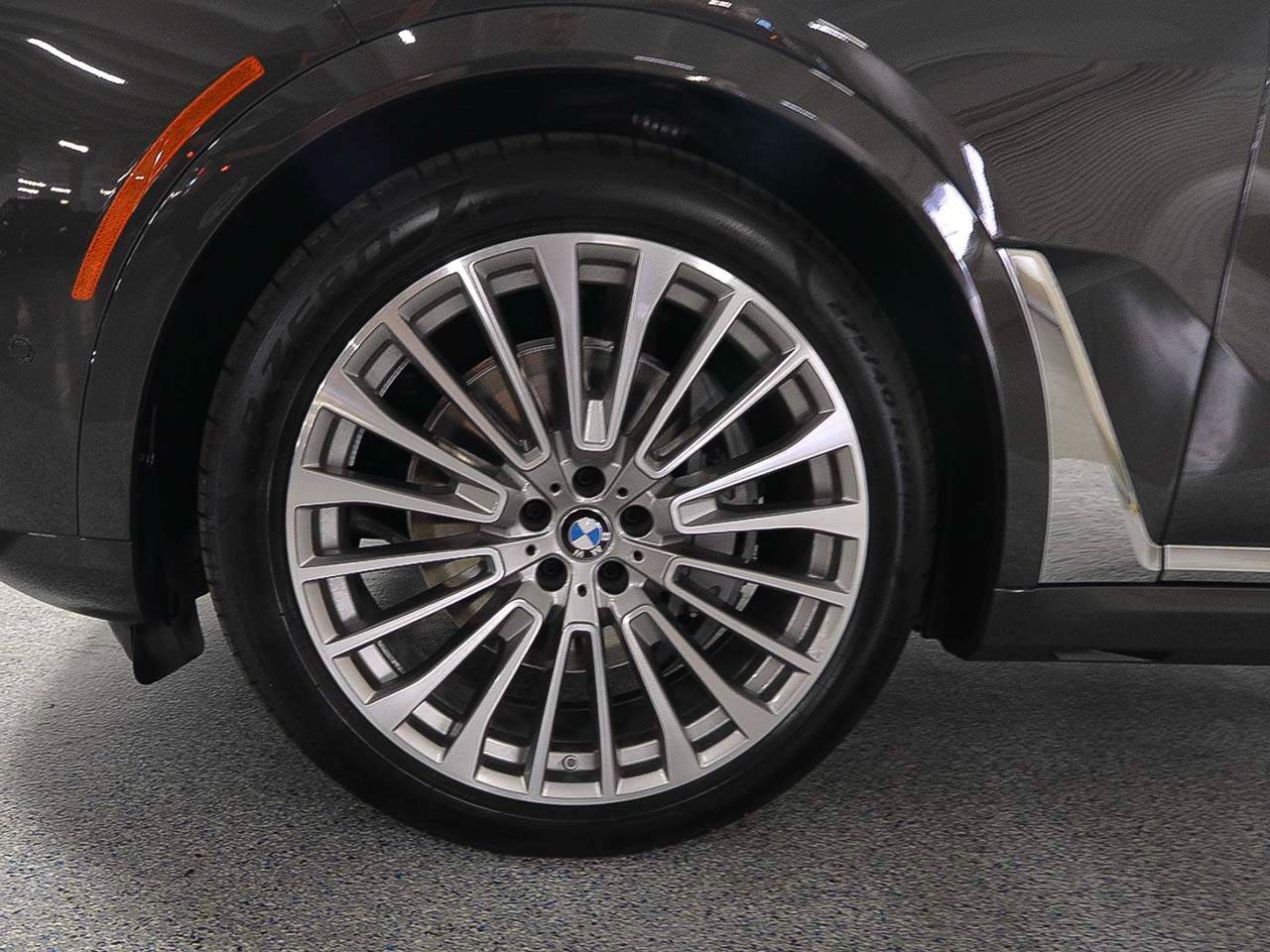 Used 2027 BMW X7 xDrive40i w/ Premium Package AWD/4WD image 5