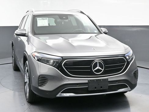Used 2023 Mercedes-Benz EQB 250+ 250+ w/ Exclusive Package image 4