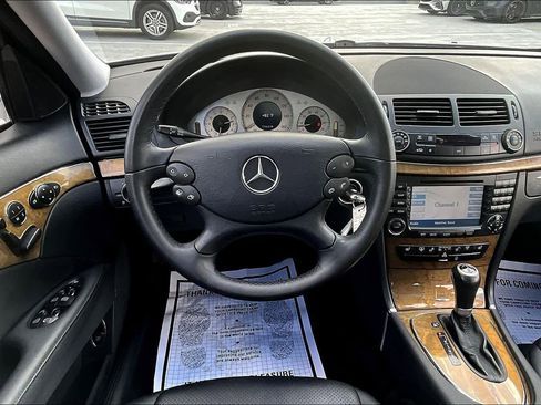 Used 2007 Mercedes-Benz E 350 4MATIC Sedan image 5