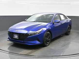 Used 2023 Hyundai Elantra SEL w/ Preferred Accessory Package video 1