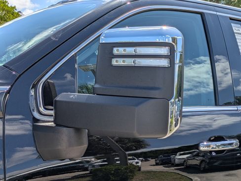 Used 2024 GMC Sierra 2500 Denali w/ Denali Reserve Package AWD/4WD image 12