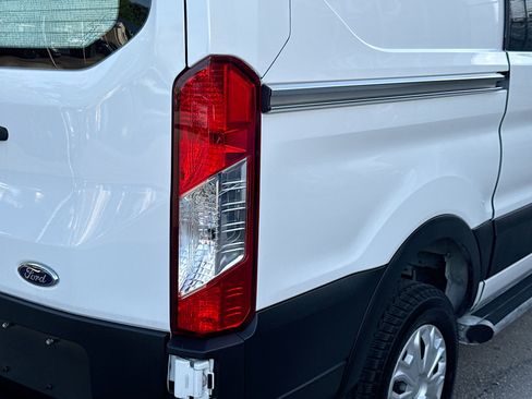 Used 2023 Ford Transit 250 Low Roof w/ Exterior Upgrade Package RWD image 21