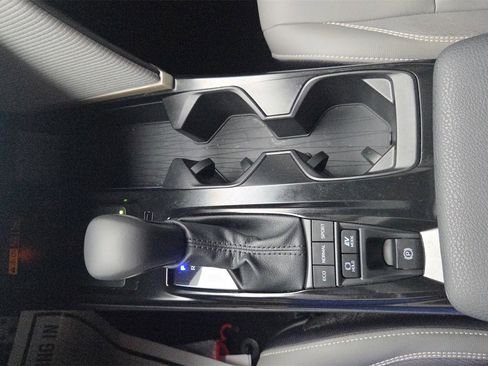 Used 2025 Toyota Camry SE image 28