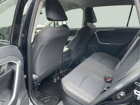 Used 2019 Toyota RAV4 LE AWD/4WD image 13