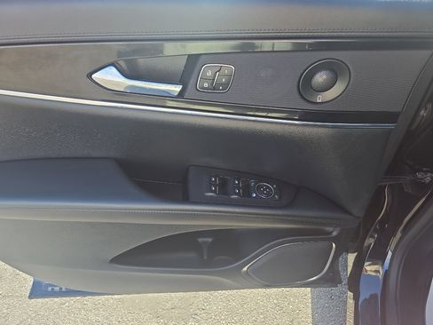 Used 2022 Lincoln Nautilus Reserve w/ Equipment Group 201A image 25