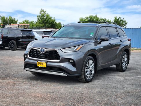 Used 2021 Toyota Highlander Platinum AWD/4WD image 31