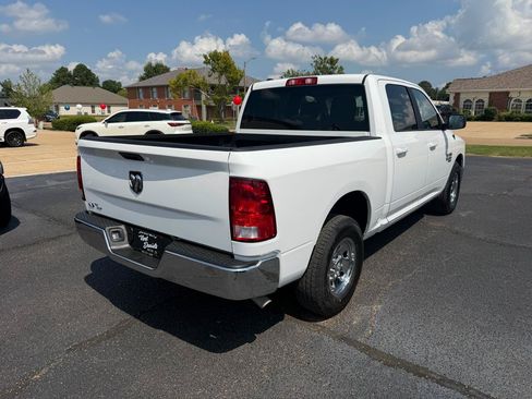 Used 2021 RAM 1500 Classic SLT RWD image 4