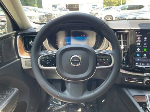 Certified 2023 Volvo XC60 B5 Ultimate w/ Climate Package AWD/4WD image 19