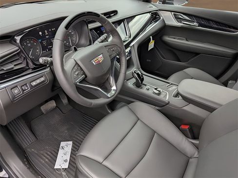 New 2025 Cadillac XT6 Premium Luxury w/ Technology Package image 6