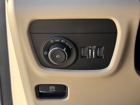 New 2026 Jeep Grand Cherokee Limited RWD image 20