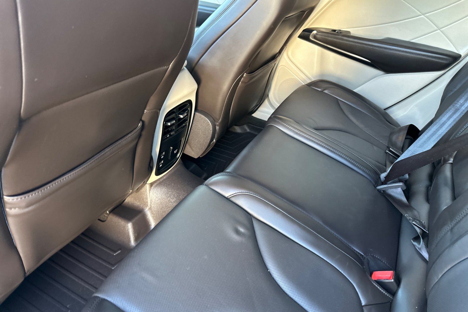Used 2019 Lincoln MKC Reserve FWD image 13