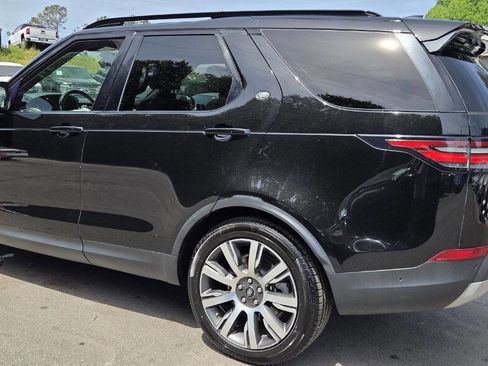 Used 2018 Land Rover Discovery HSE image 9