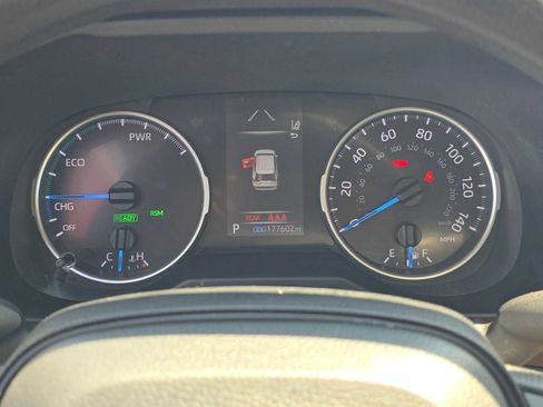 Used 2022 Toyota RAV4 XLE image 26