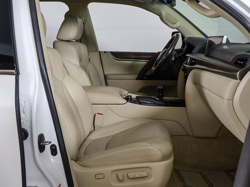 Used 2016 Lexus LX 570 4WD image 35