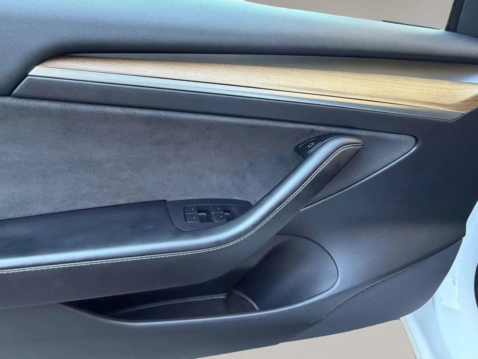 Used 2021 Tesla Model 3 Standard Range Plus RWD image 8