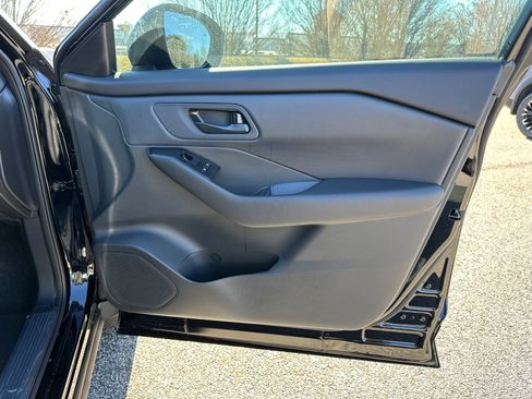 New 2026 Nissan Rogue S image 14