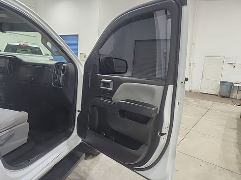 Used 2017 Chevrolet Silverado 1500 W/T w/ Trailering Package AWD/4WD image 9
