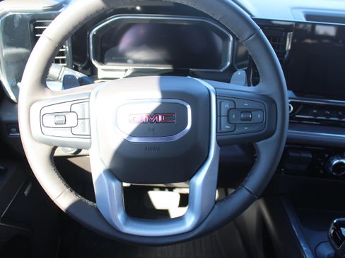 New 2026 GMC Sierra 1500 SLT image 28