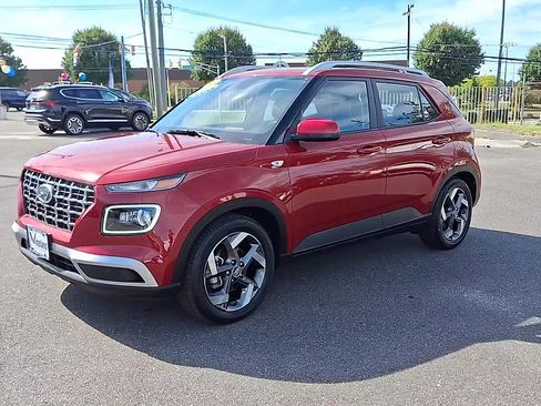Certified 2022 Hyundai Venue Limited image 4