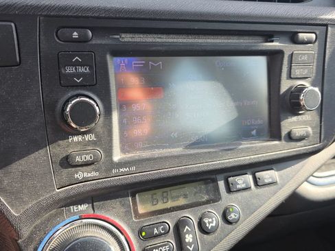 Used 2013 Toyota Prius C Three FWD image 18
