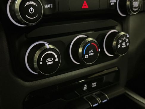 Used 2021 RAM 1500 Big Horn image 15