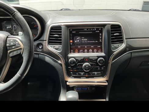 Used 2016 Jeep Grand Cherokee Overland AWD/4WD image 4