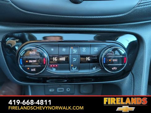 Certified 2020 Buick Encore GX Essence w/ Experience Buick Package image 30