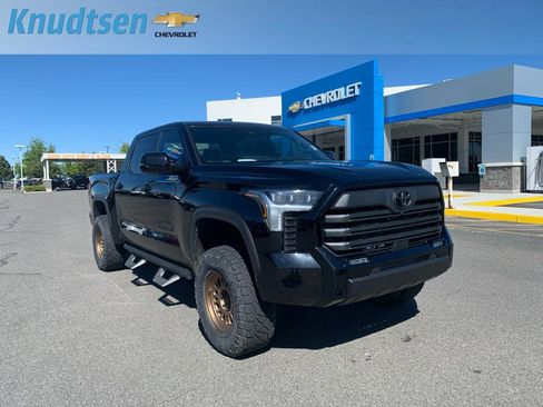 Used 2025 Toyota Tundra Limited AWD/4WD image 1