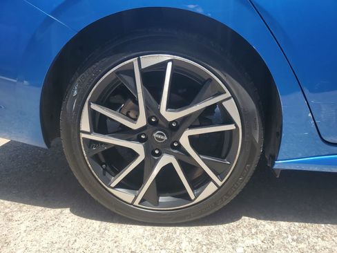 Used 2025 Nissan Sentra SR FWD image 12